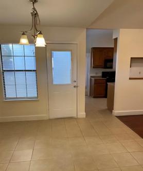 updated spacious 2 bed duplex split with small patio & yard in Frisco - Image 2