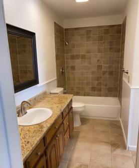 updated spacious 2 bed duplex split with small patio & yard in Frisco - Image 10